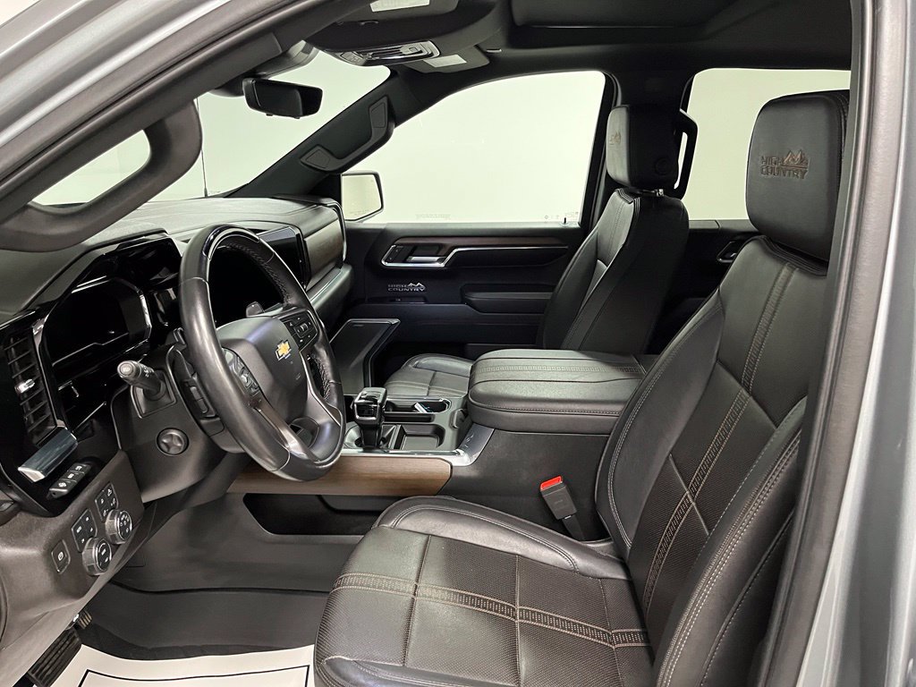 Used 2024 Chevrolet Silverado 1500 High Country w/ High Country Premium Package AWD/4WD image 21
