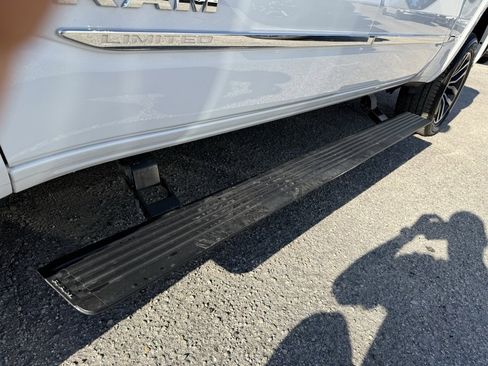 Certified 2025 RAM 1500 Limited image 37