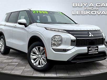 New 2025 Mitsubishi Outlander ES