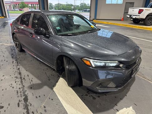 Used 2023 Honda Civic Sport image 16