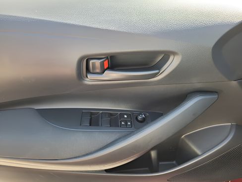 Certified 2025 Toyota Corolla LE FWD image 22