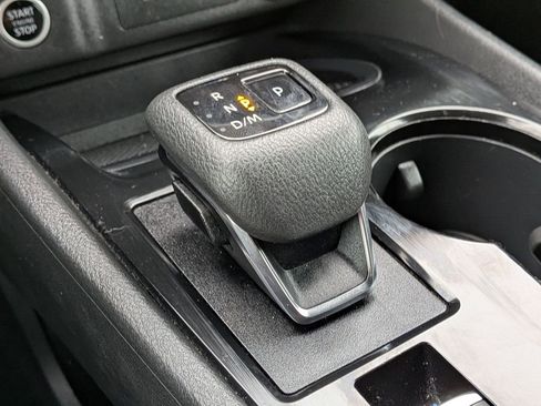 Used 2023 Nissan Rogue SV image 15