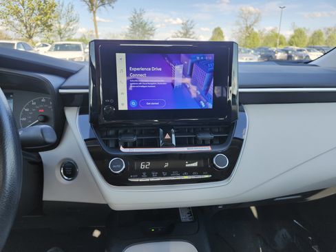 Used 2025 Toyota Corolla LE w/ LE Premium Package image 28