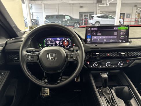 Used 2023 Honda Accord Sport image 16