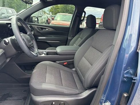 Used 2026 Chevrolet Traverse LT w/ Midnight/Sport Edition FWD image 29