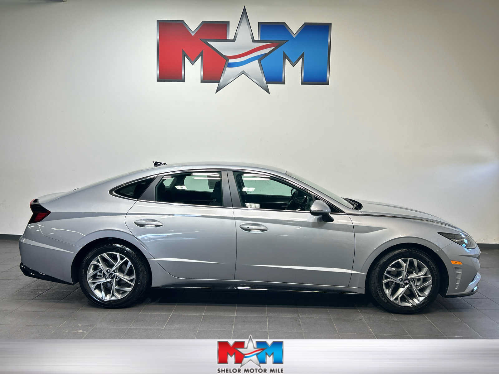 Used 2023 Hyundai Sonata SEL w/ Cargo Package FWD image 1