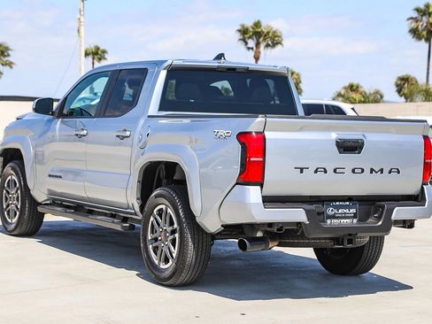 Used 2025 Toyota Tacoma TRD Sport RWD image 5