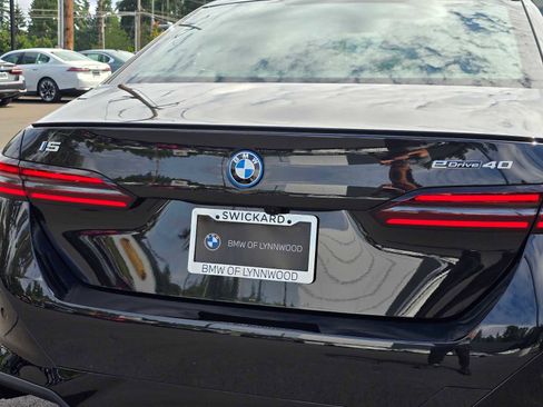 Used 2026 BMW i5 eDrive40 w/ M Sport Package image 15