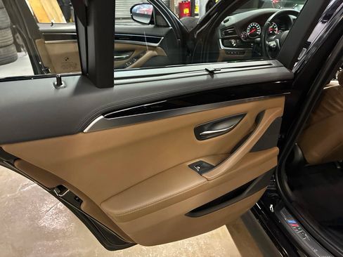 Used 2016 BMW M5 RWD image 25