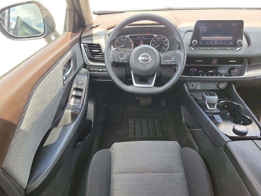 Used 2023 Nissan Rogue SV AWD/4WD image 9