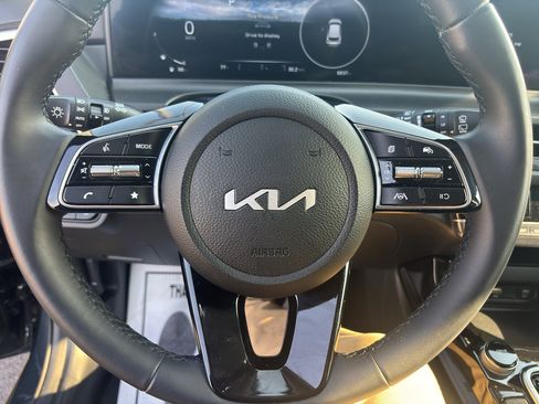 Certified 2025 Kia Seltos EX image 9