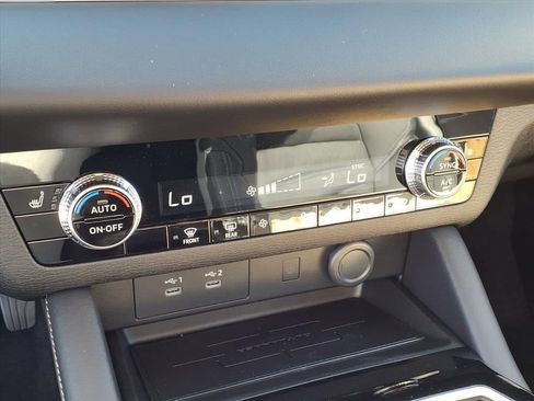 New 2025 Mitsubishi Outlander SE image 22