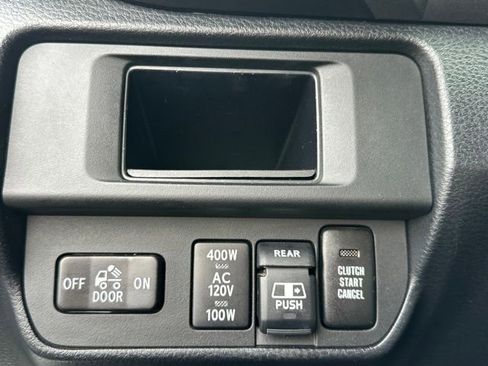 Used 2017 Toyota Tacoma TRD Off-Road image 19