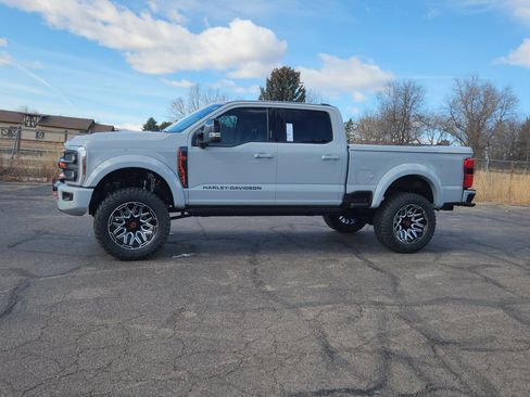 New 2026 Ford F250 Lariat w/ Black Appearance Package image 5