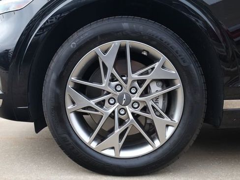 Used 2025 Genesis GV70 2.5T image 9