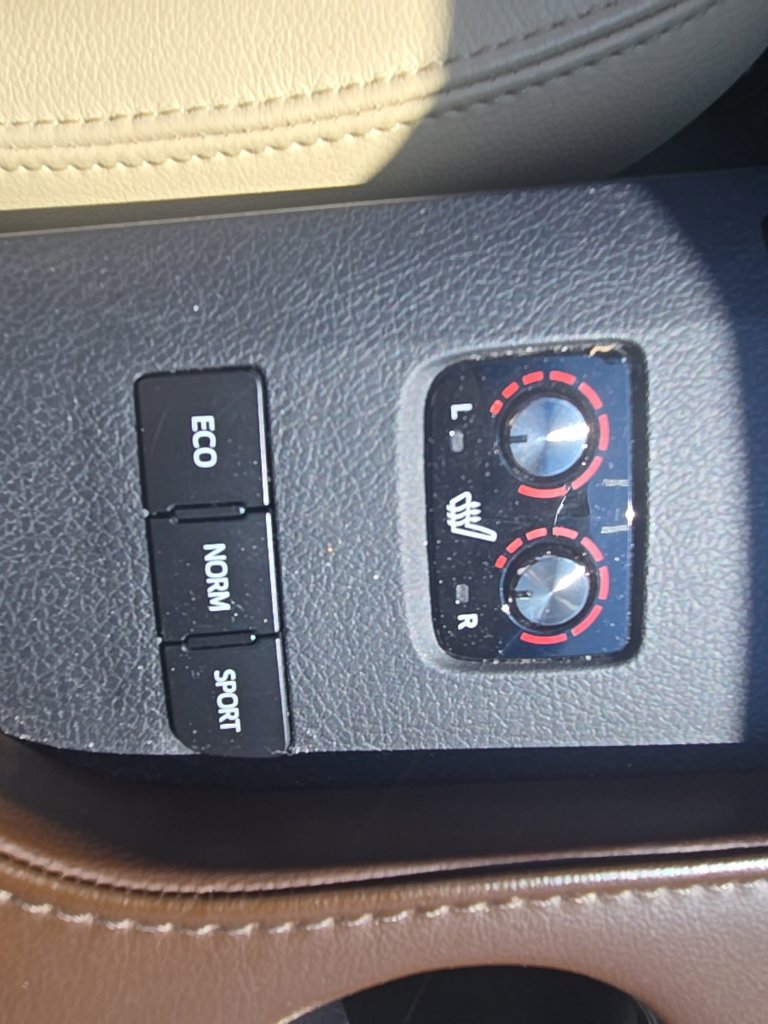 Used 2016 Toyota Avalon XLE Plus FWD image 22