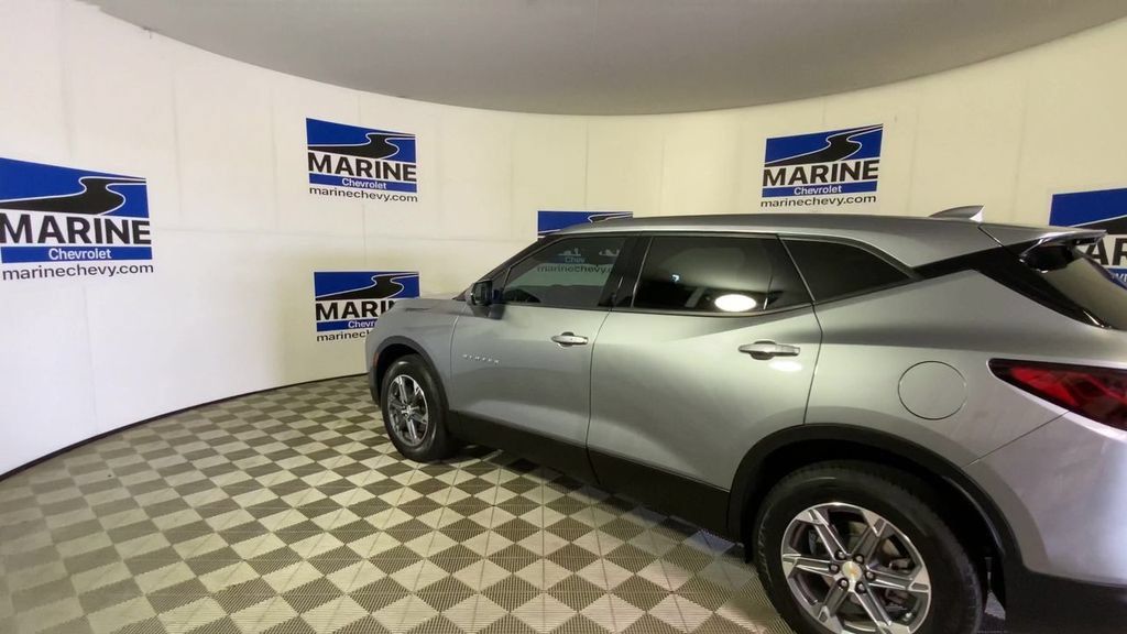 Used 2023 Chevrolet Blazer LT FWD image 8