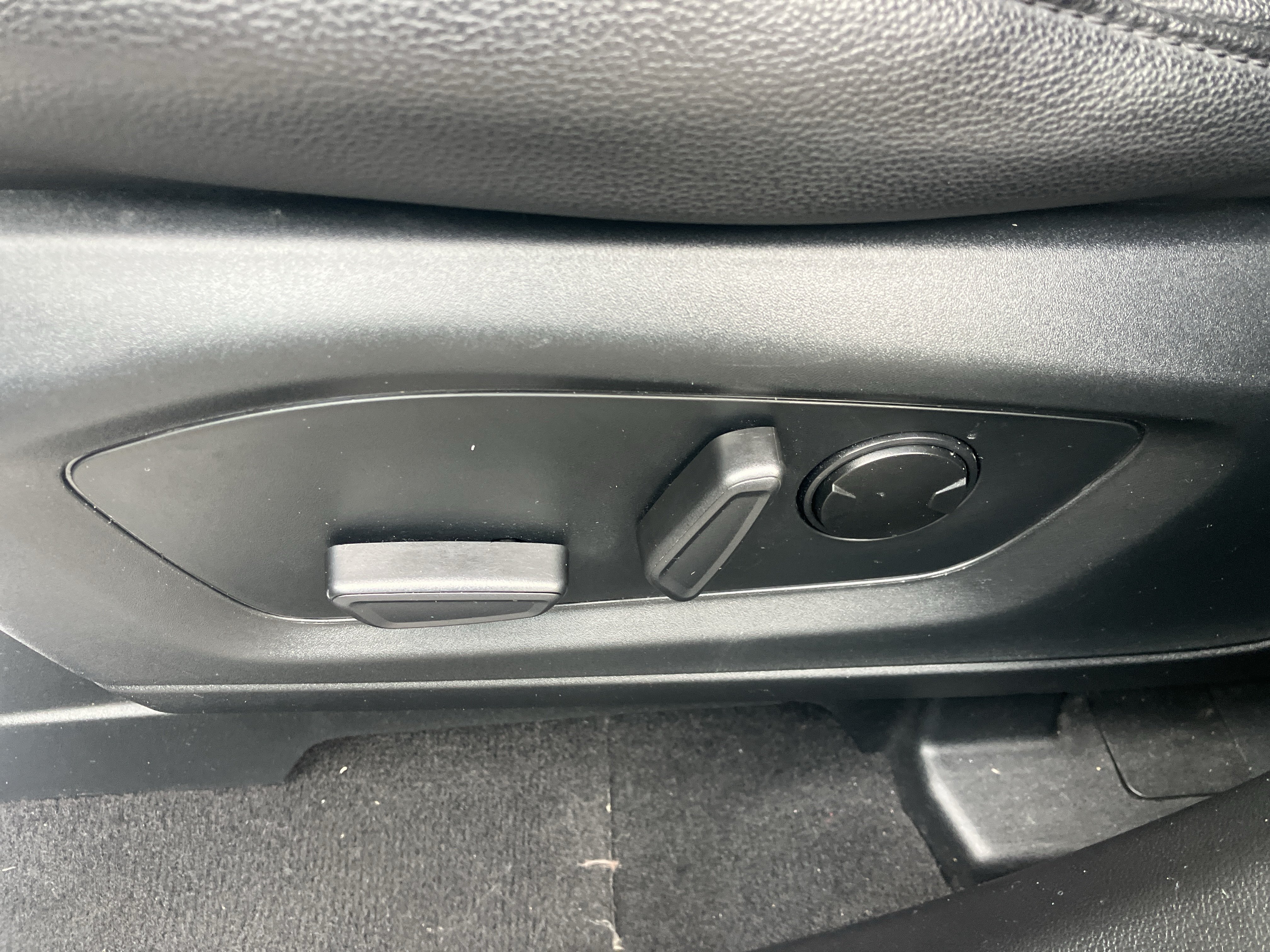 Certified 2023 Ford Explorer Limited AWD/4WD image 22