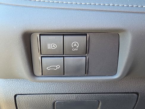 Certified 2024 Toyota Highlander LE image 26