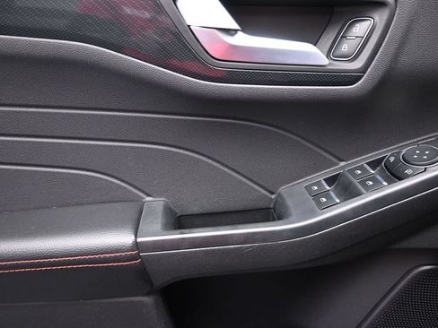 Used 2025 Ford Escape ST-Line FWD image 18