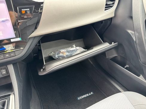Used 2016 Toyota Corolla LE FWD image 24