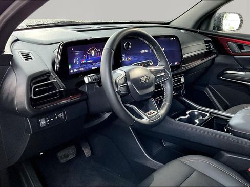 Used 2024 Chevrolet Traverse Z71 AWD/4WD image 18