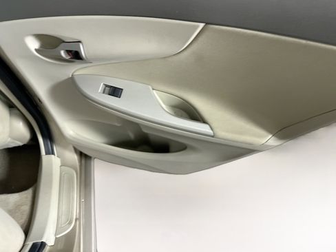 Used 2010 Toyota Corolla LE image 26