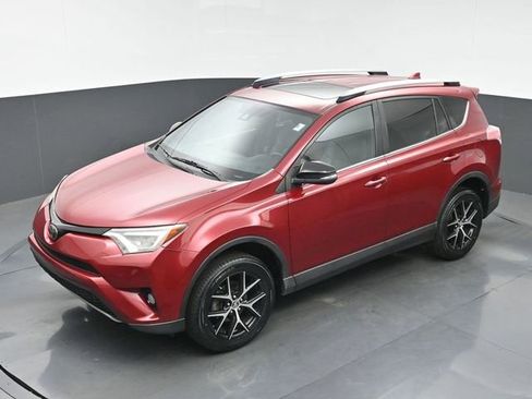 Used 2018 Toyota RAV4 SE w/ Power Extra Value Package FWD image 31
