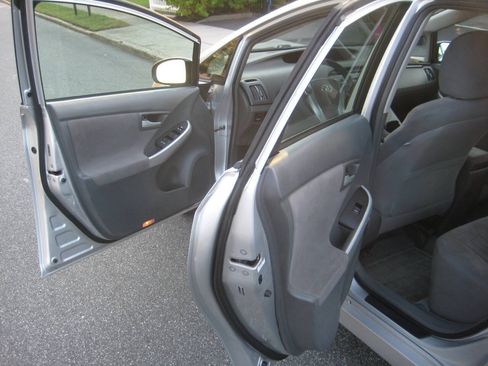 Used 2011 Toyota Prius Two FWD image 9