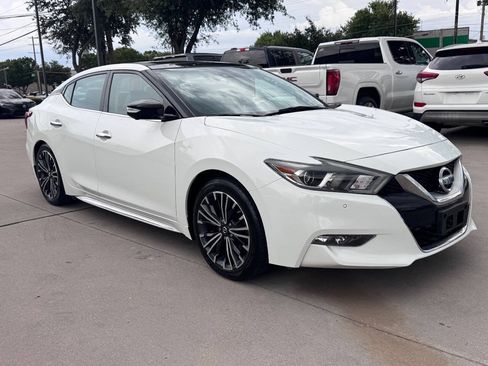 Used 2017 Nissan Maxima Platinum FWD image 3