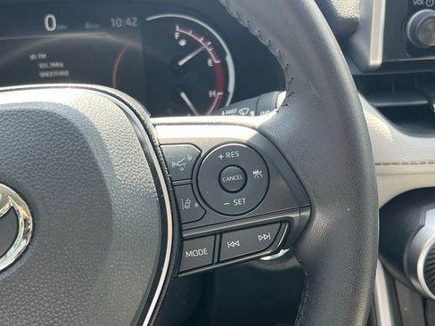 Used 2025 Toyota RAV4 XLE Premium FWD image 29