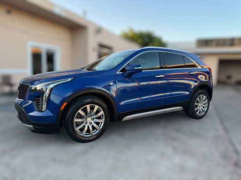 Used 2021 Cadillac XT4 Premium Luxury image 4