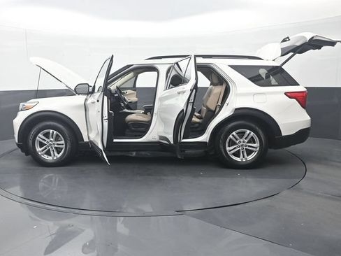 Used 2022 Ford Explorer XLT w/ Equipment Group 202A RWD image 37