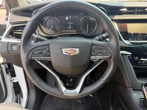 Used 2024 Cadillac XT6 Premium Luxury w/ LPO, Floor Liner Package AWD/4WD image 27