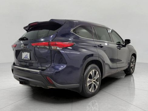 Used 2021 Toyota Highlander XLE image 18