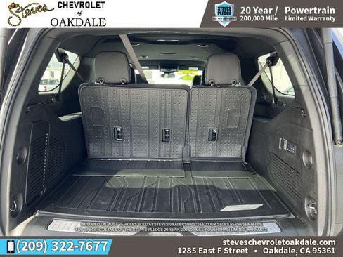 Used 2025 Chevrolet Suburban Premier AWD/4WD image 30