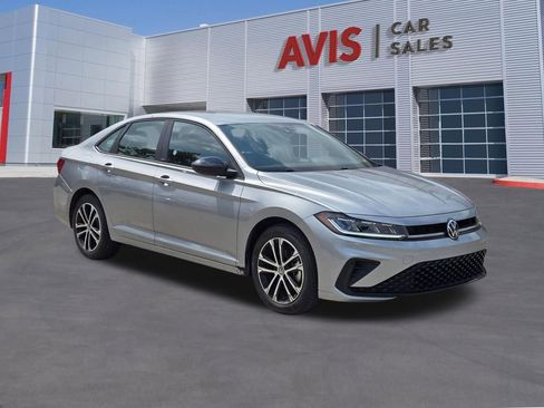 Used 2025 Volkswagen Jetta Sport FWD image 3