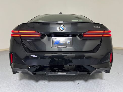 Used 2026 BMW 530i w/ M Sport Package RWD image 10