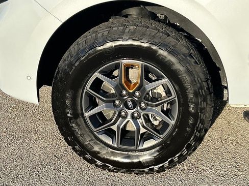 Used 2025 Ford Expedition Tremor AWD/4WD image 19