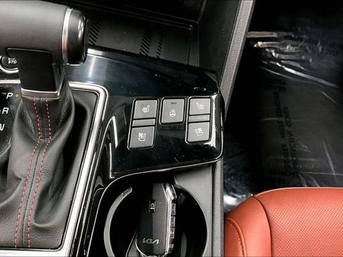 Used 2024 Kia Sportage SX image 33