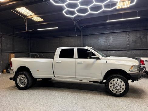 Used 2014 RAM 3500 Tradesman w/ Chrome Appearance Group AWD/4WD image 4