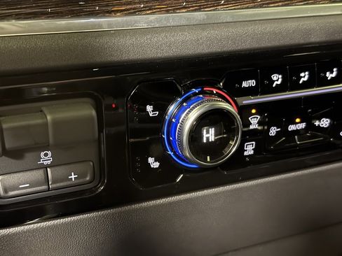 Used 2025 GMC Sierra 1500 Elevation w/ Elevation Premium Package image 36