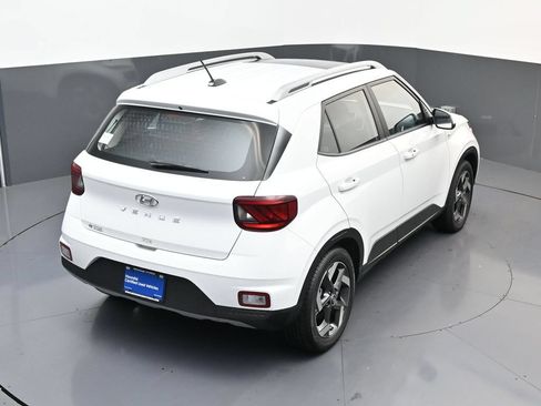 Certified 2026 Hyundai Venue SEL FWD image 18