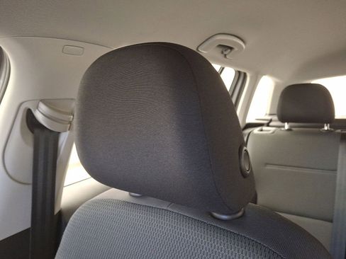 Used 2016 Volkswagen Golf S image 20