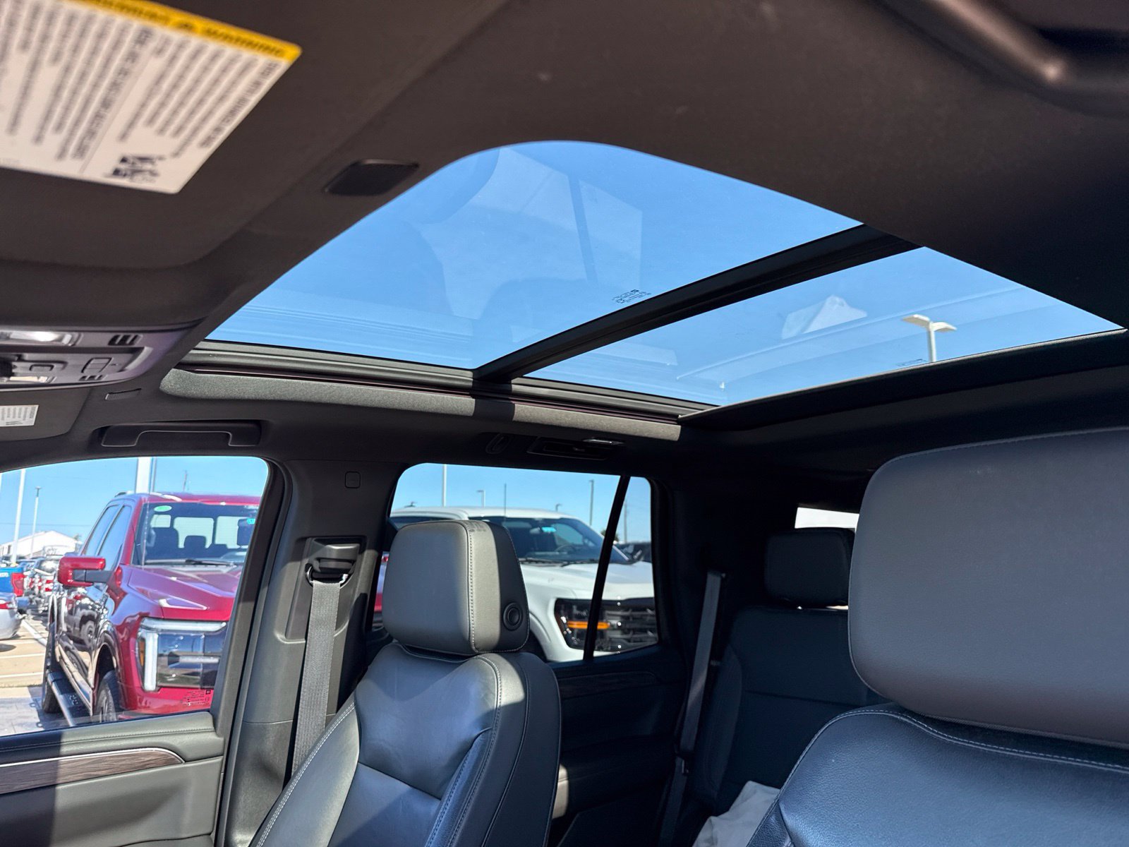 Used 2021 Chevrolet Tahoe Z71 w/ Z71 Signature Package AWD/4WD image 7
