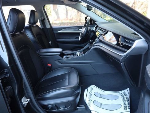 Used 2022 Jeep Grand Cherokee L Limited w/ Trailer Tow Group (B) image 24