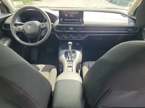 Certified 2024 Honda HR-V LX image 2