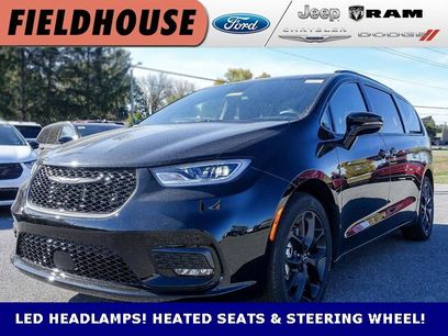 New 2026 Chrysler Pacifica Select