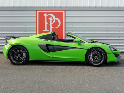 Used 2018 McLaren 570S Spider RWD image 31