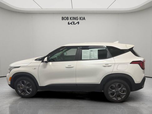 Used 2024 Kia Seltos LX AWD/4WD image 2